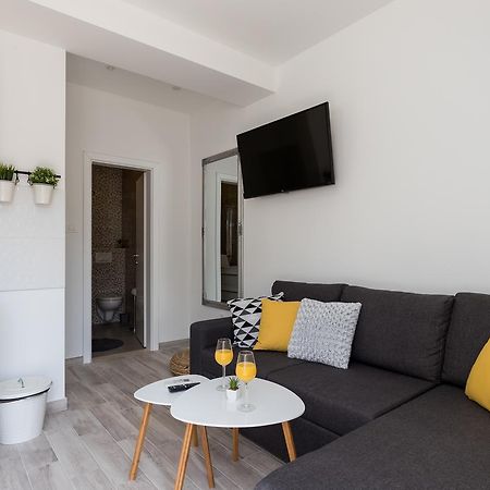 Apartments Siblings Mokošica Екстериор снимка
